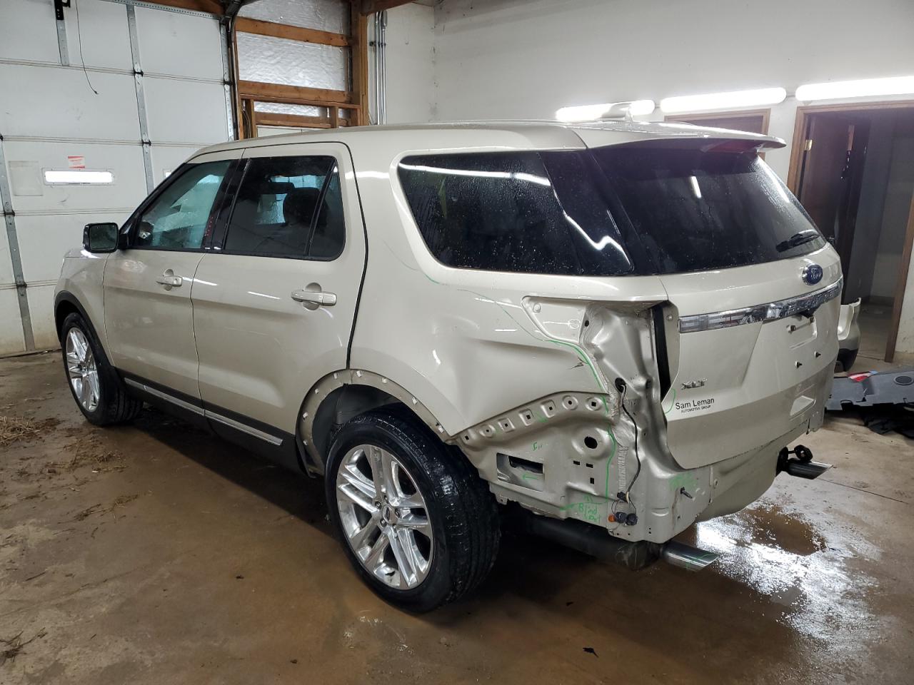 2017 Ford Explorer - Image 2