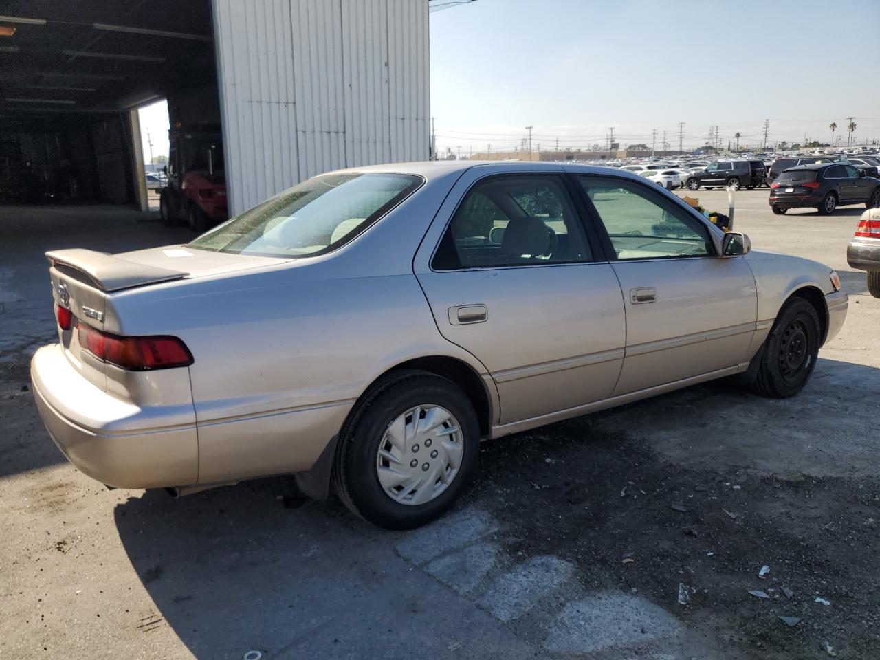 1999 Toyota Camry - Image 3