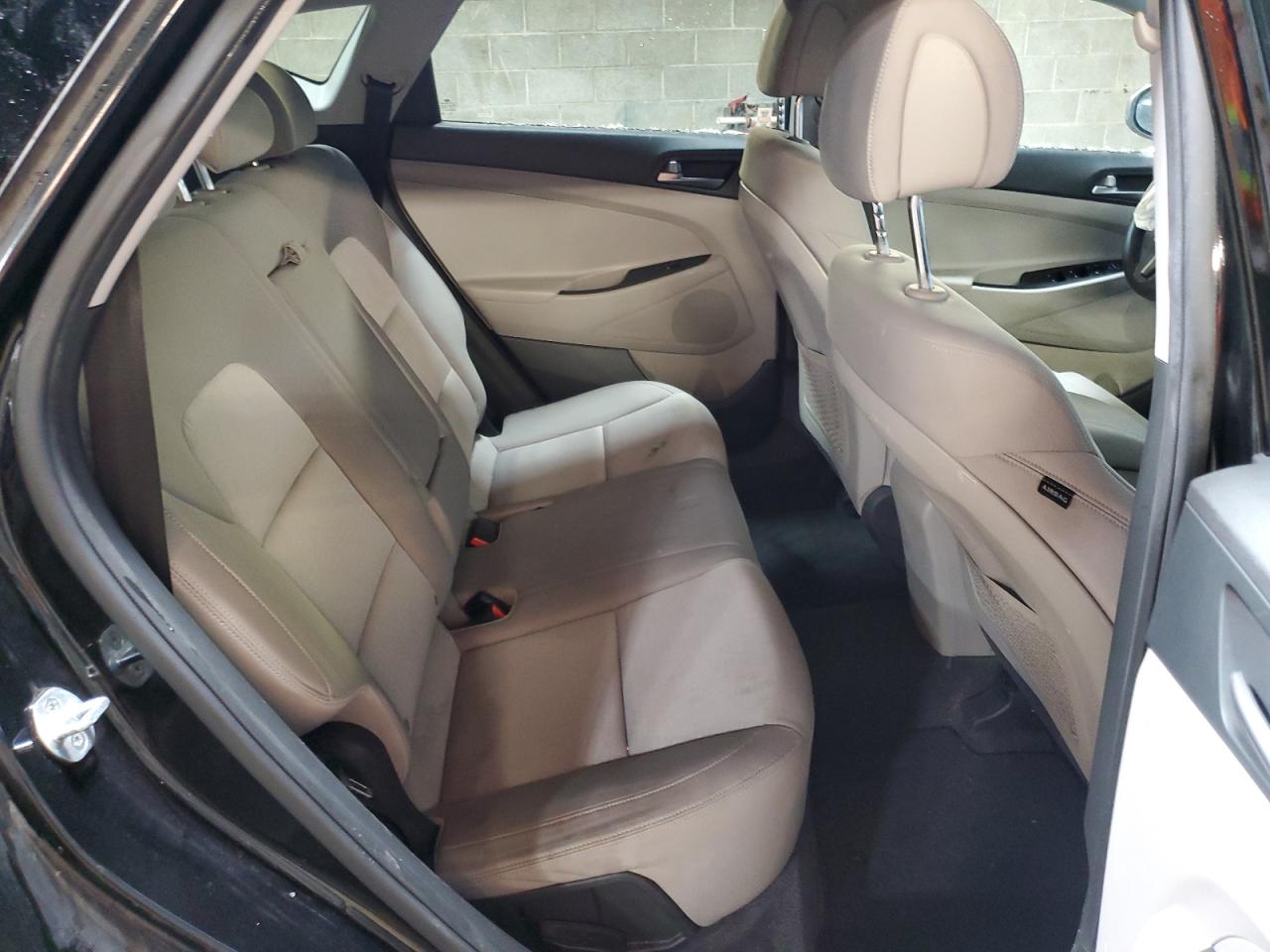 2016 Hyundai Tucson - Image 11