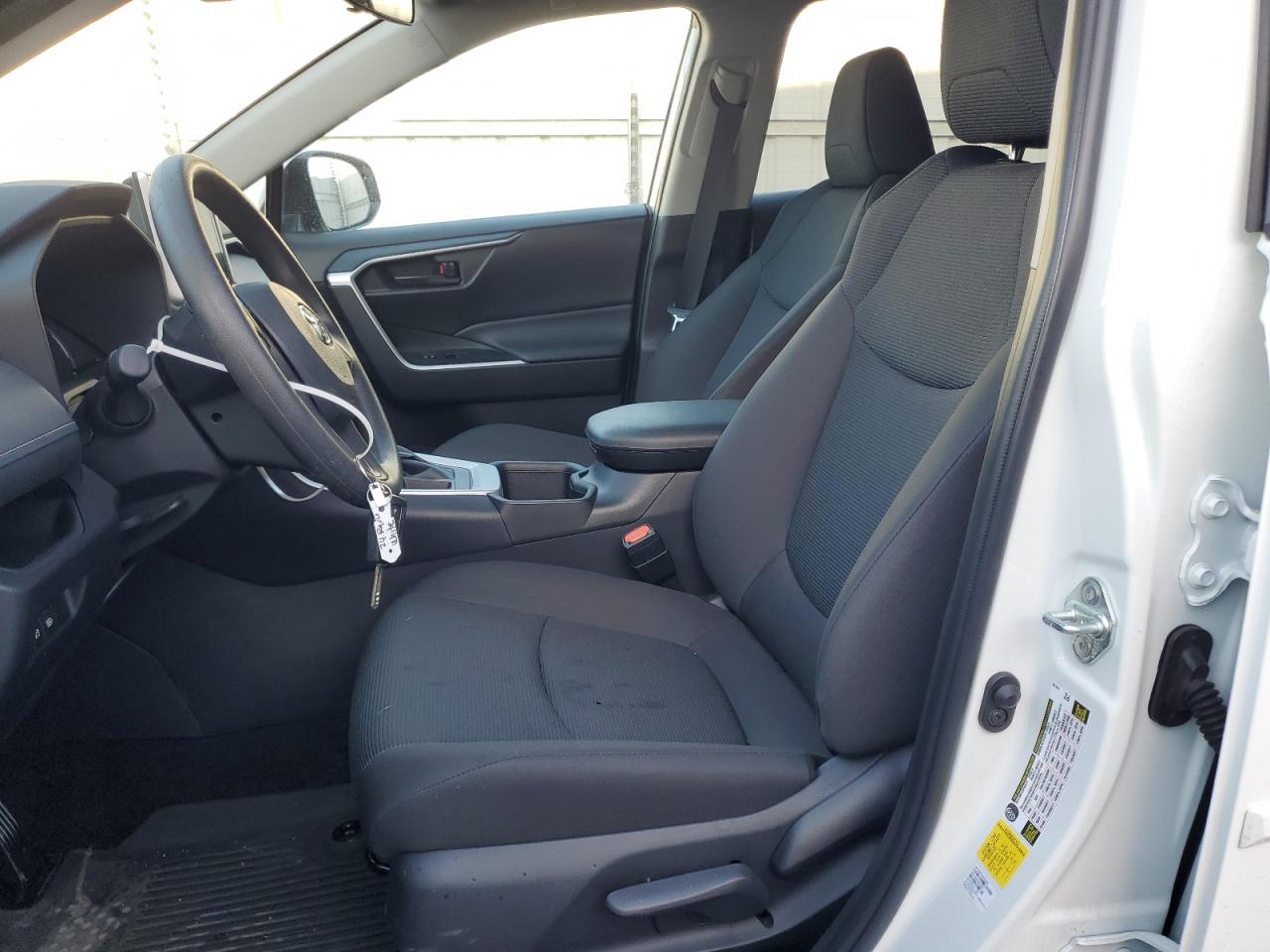 2024 Toyota RAV 4 - Image 7