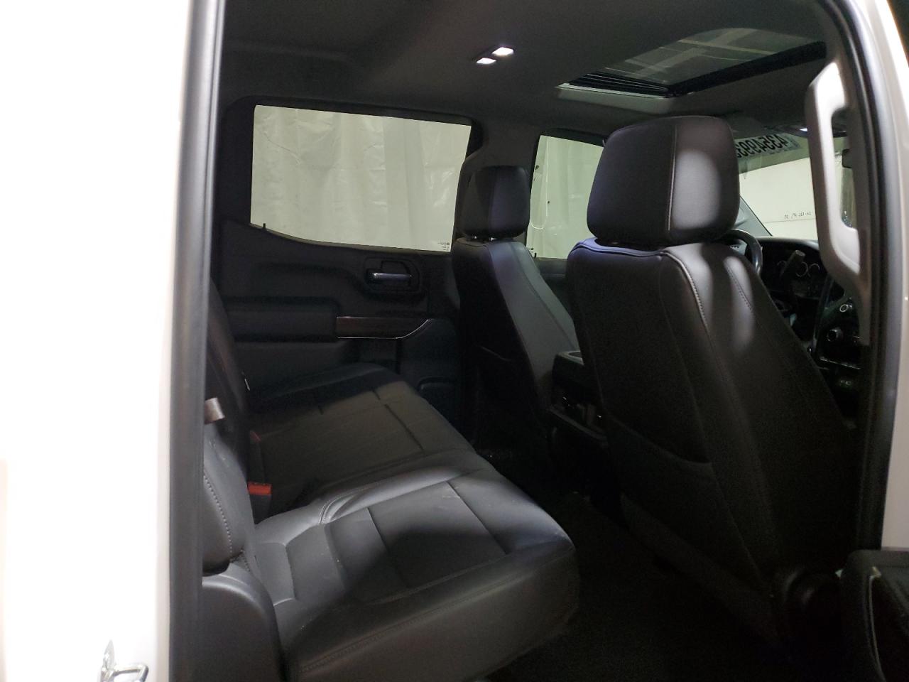 2021 Chevrolet Silverado - Image 10