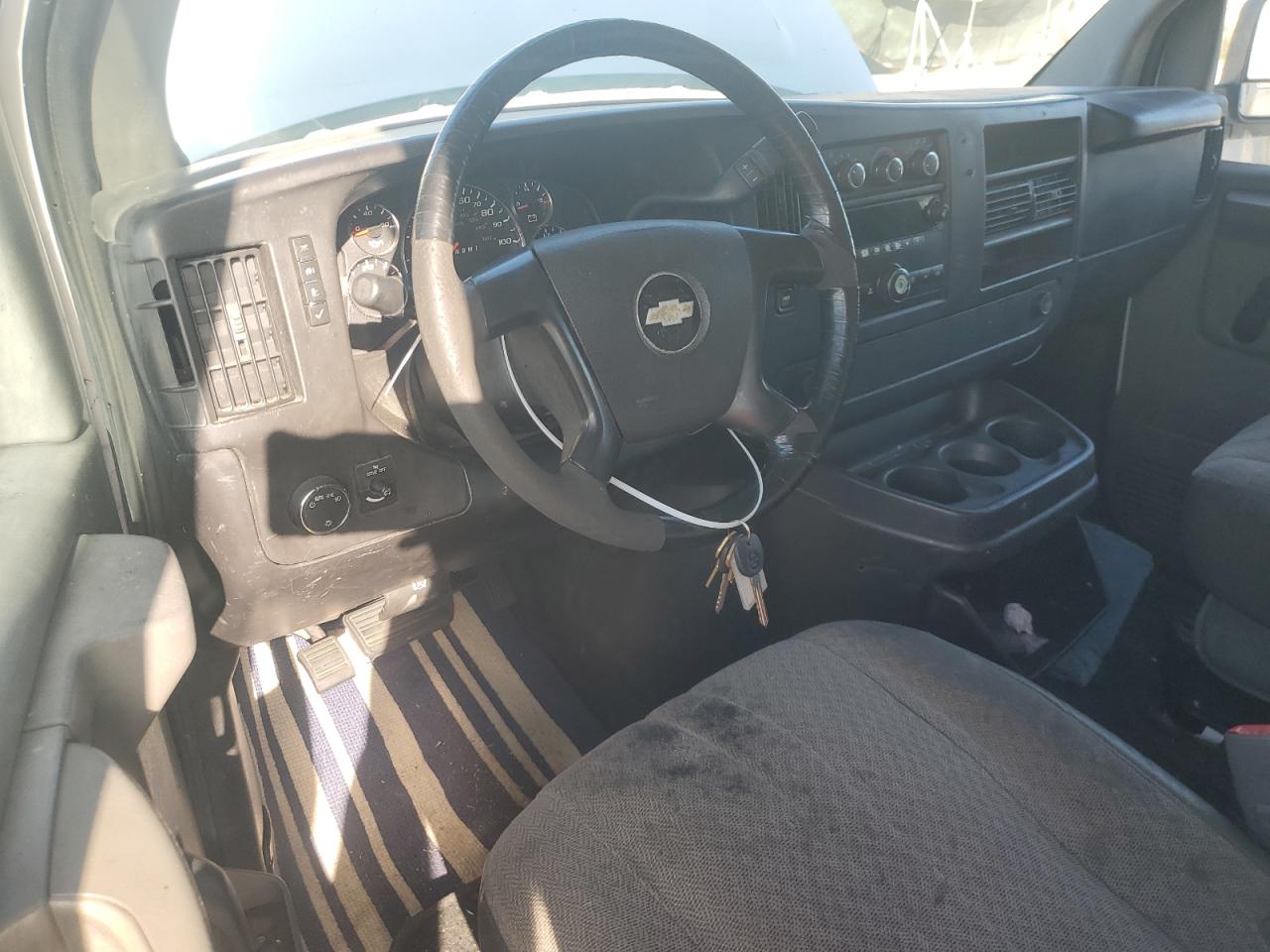 2013 Chevrolet Express - Image 8