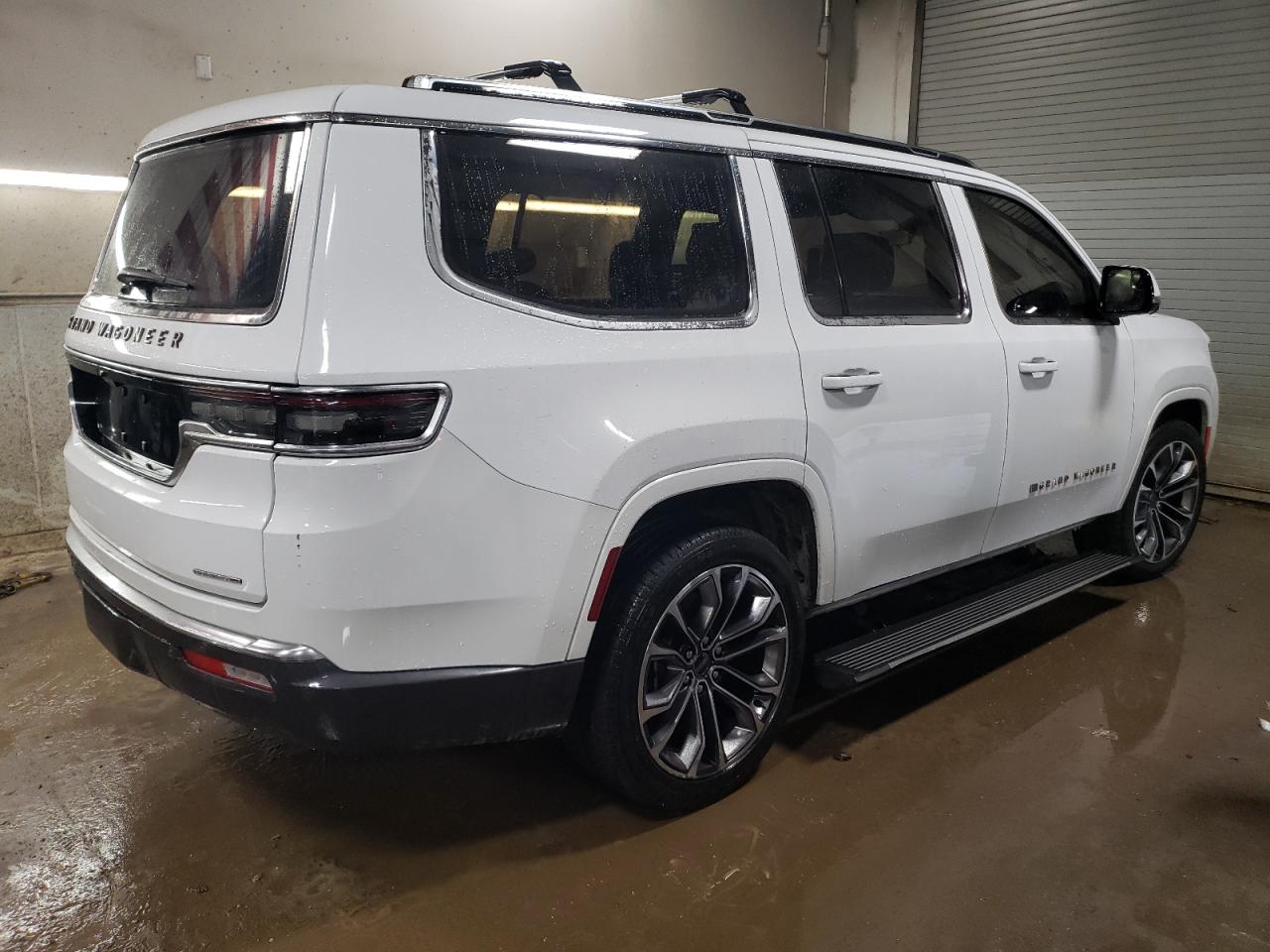 2022 Jeep Grand Wagoneer - Image 3