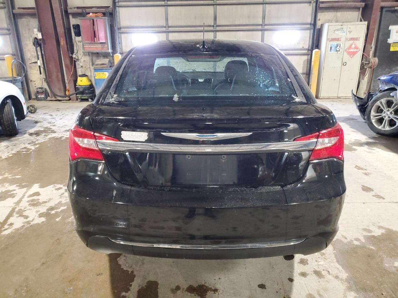2011 Chrysler 200 - Image 6