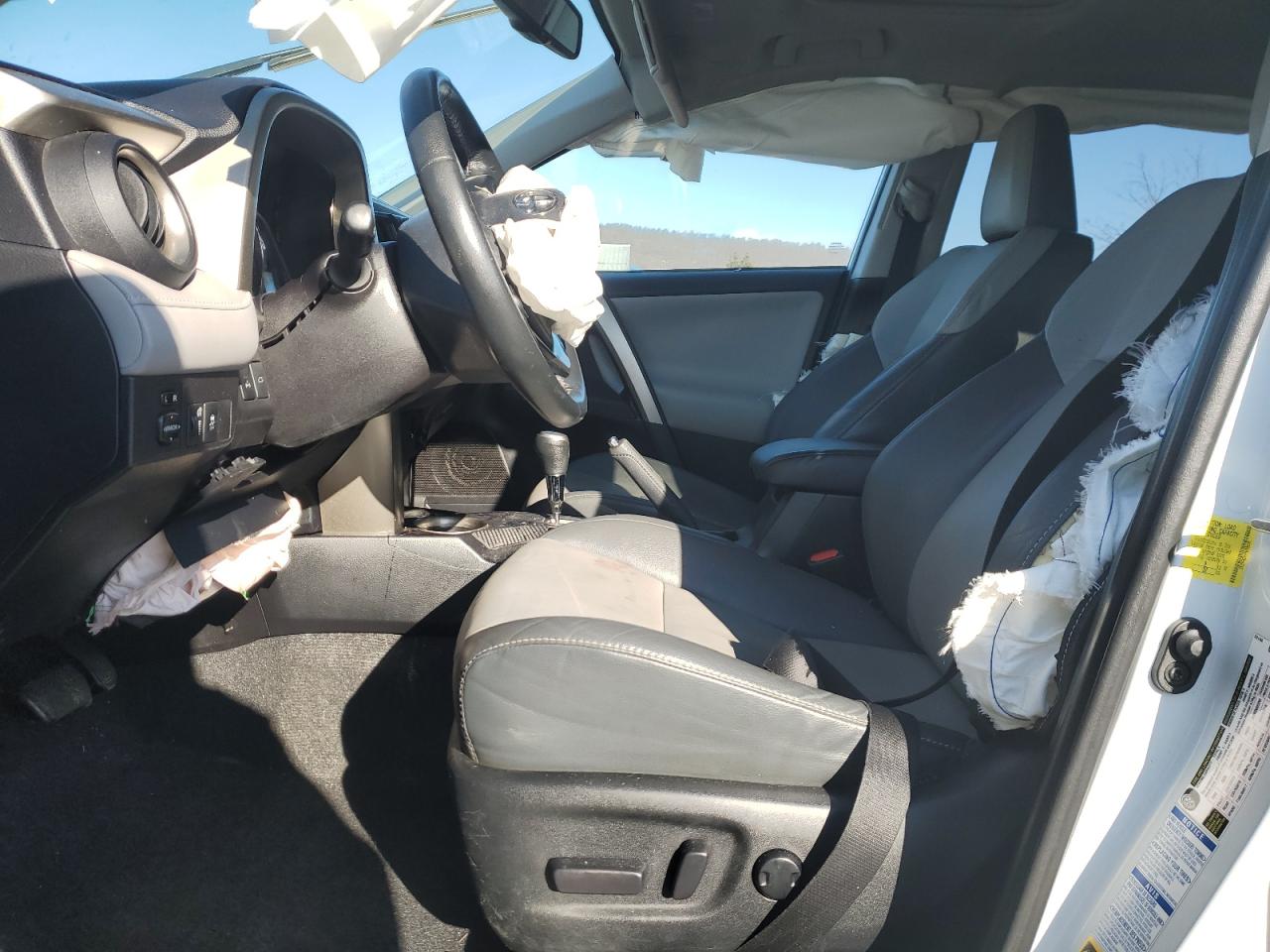 2015 Toyota RAV 4 - Image 7