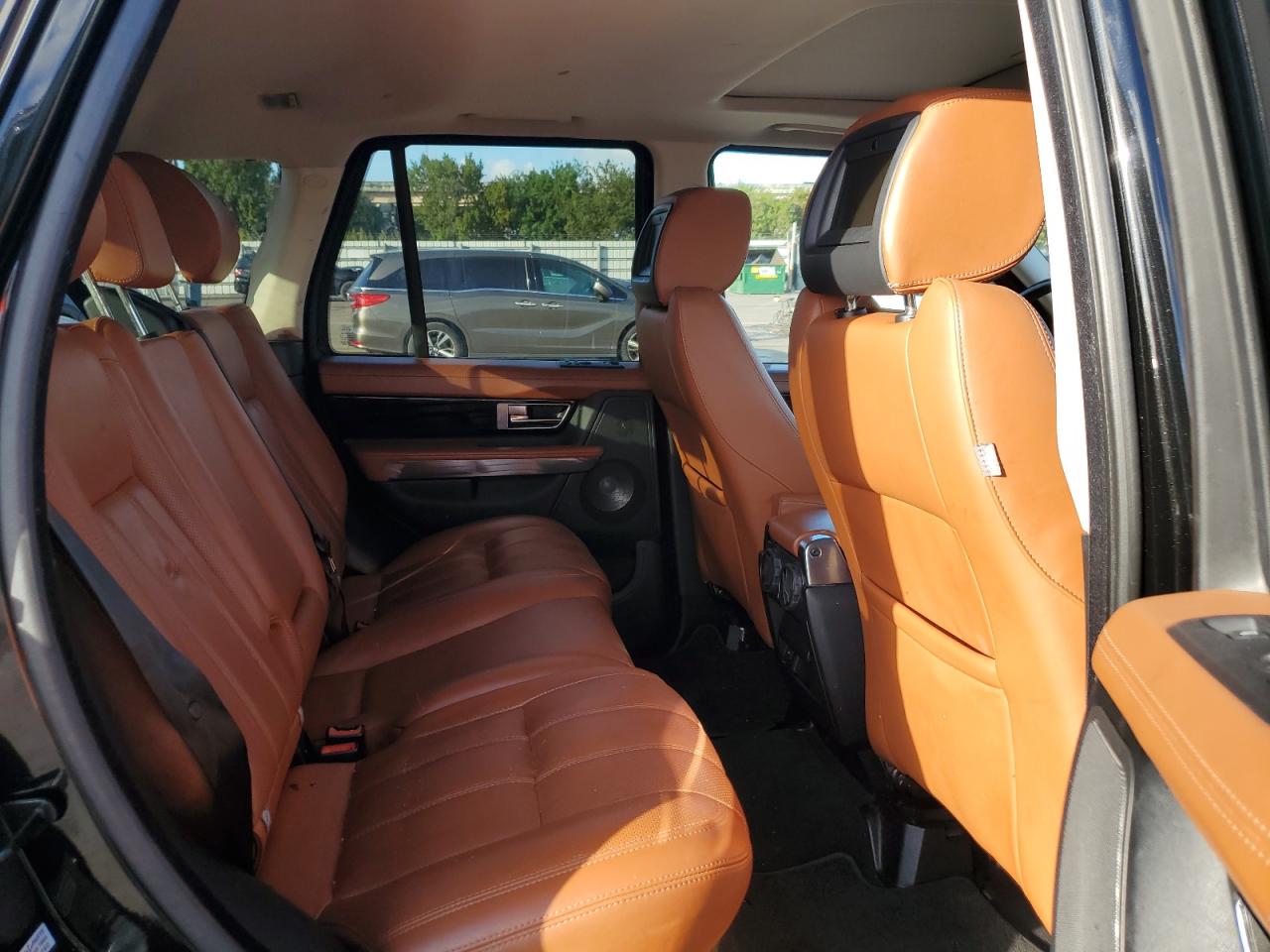 2011 Land Rover Range Rover - Image 11