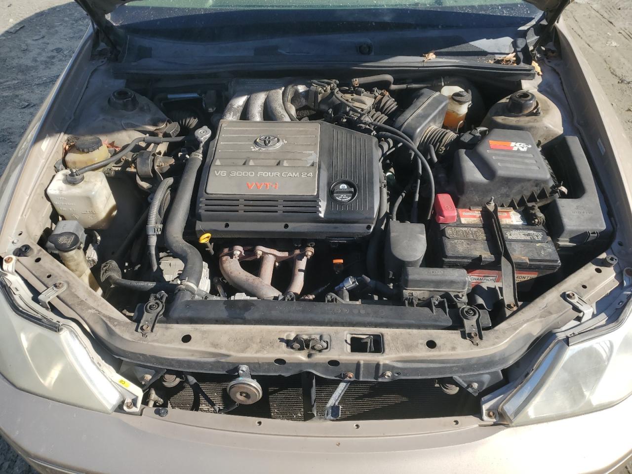 2001 Toyota Avalon - Image 12