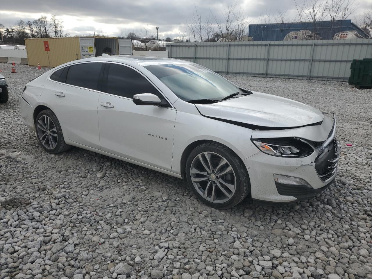 2019 Chevrolet Malibu - Image 4