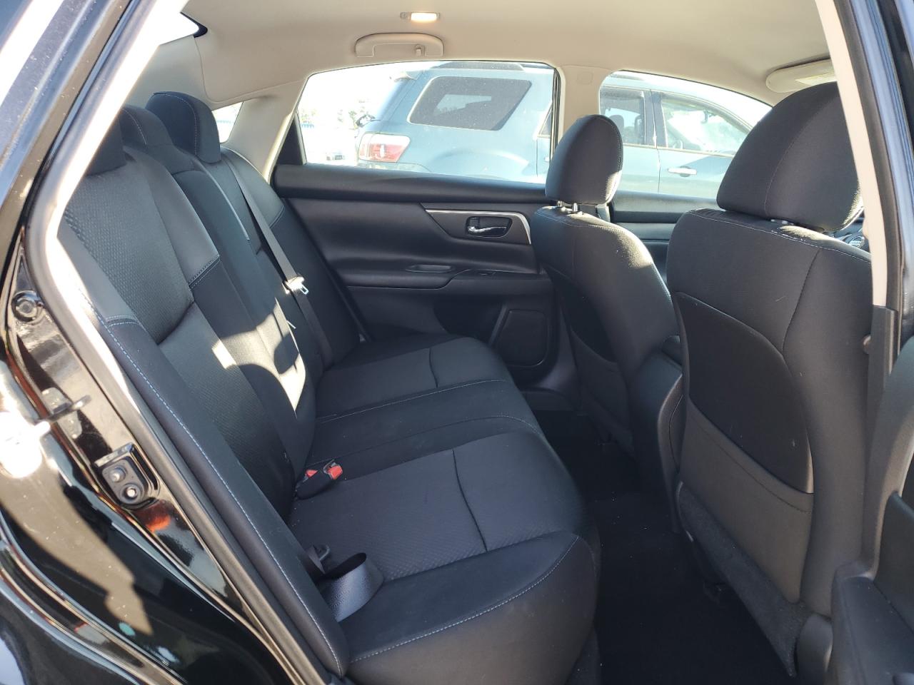 2017 Nissan Altima - Image 10