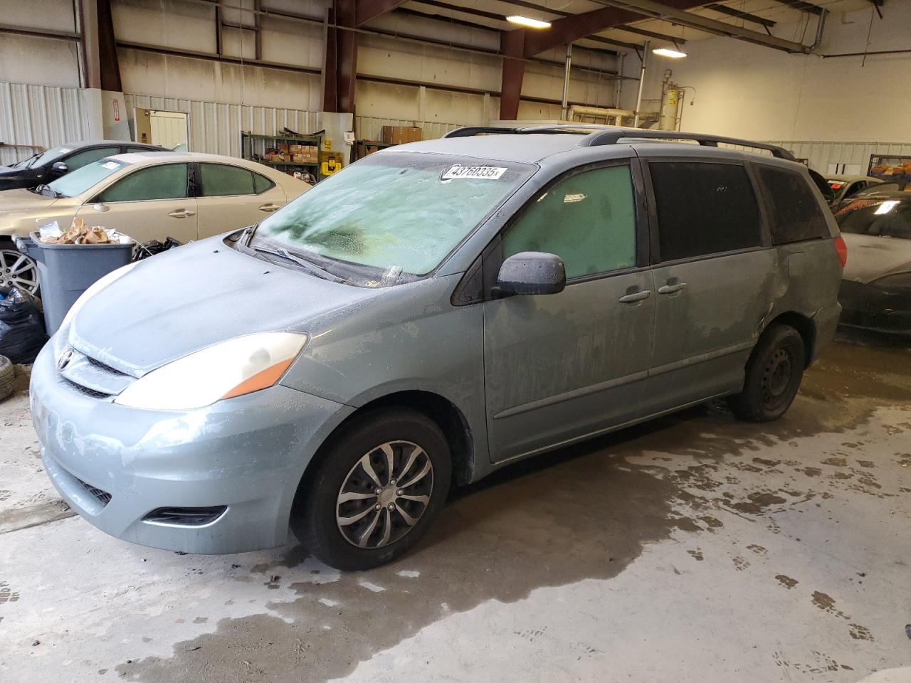 2008 Toyota Sienna - Image 1