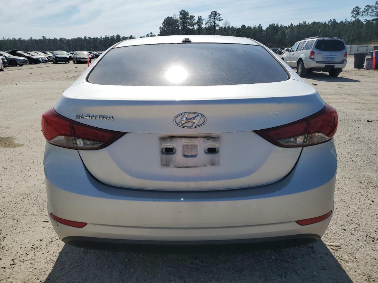 2016 Hyundai Elantra - Image 6