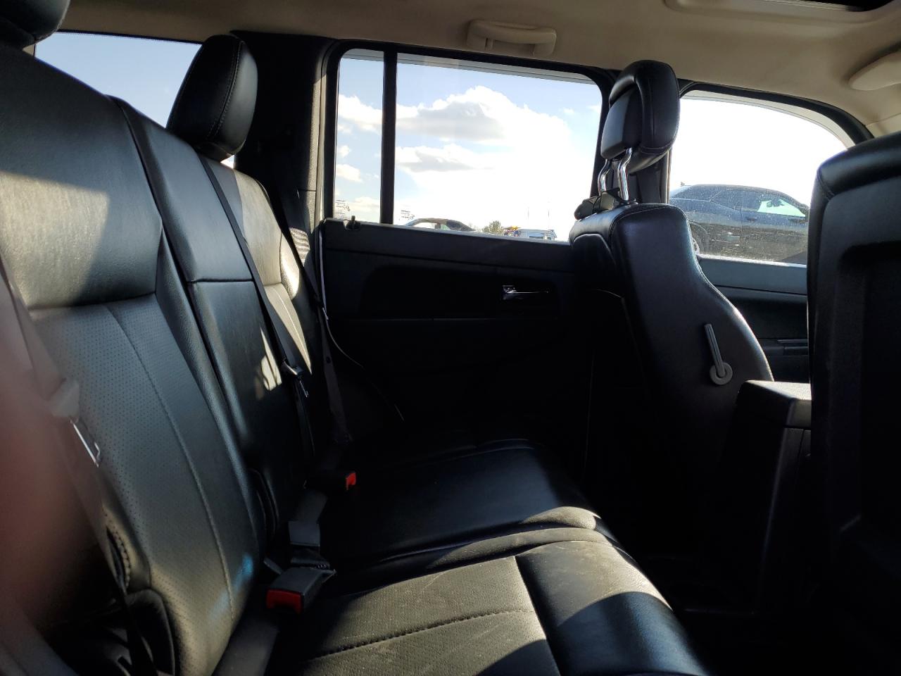 2012 Jeep Liberty (North America) - Image 11