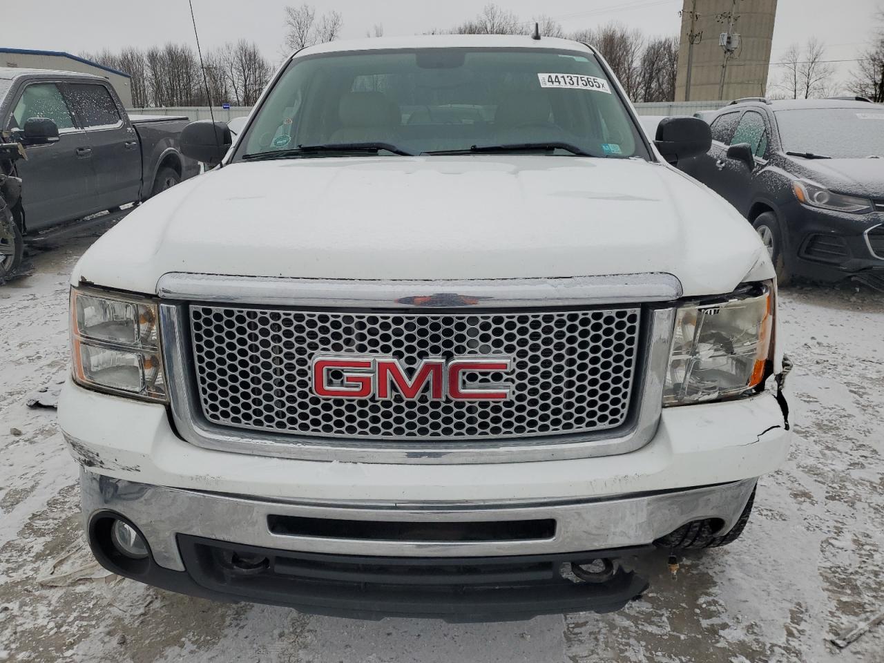 2011 GMC Sierra - Image 5
