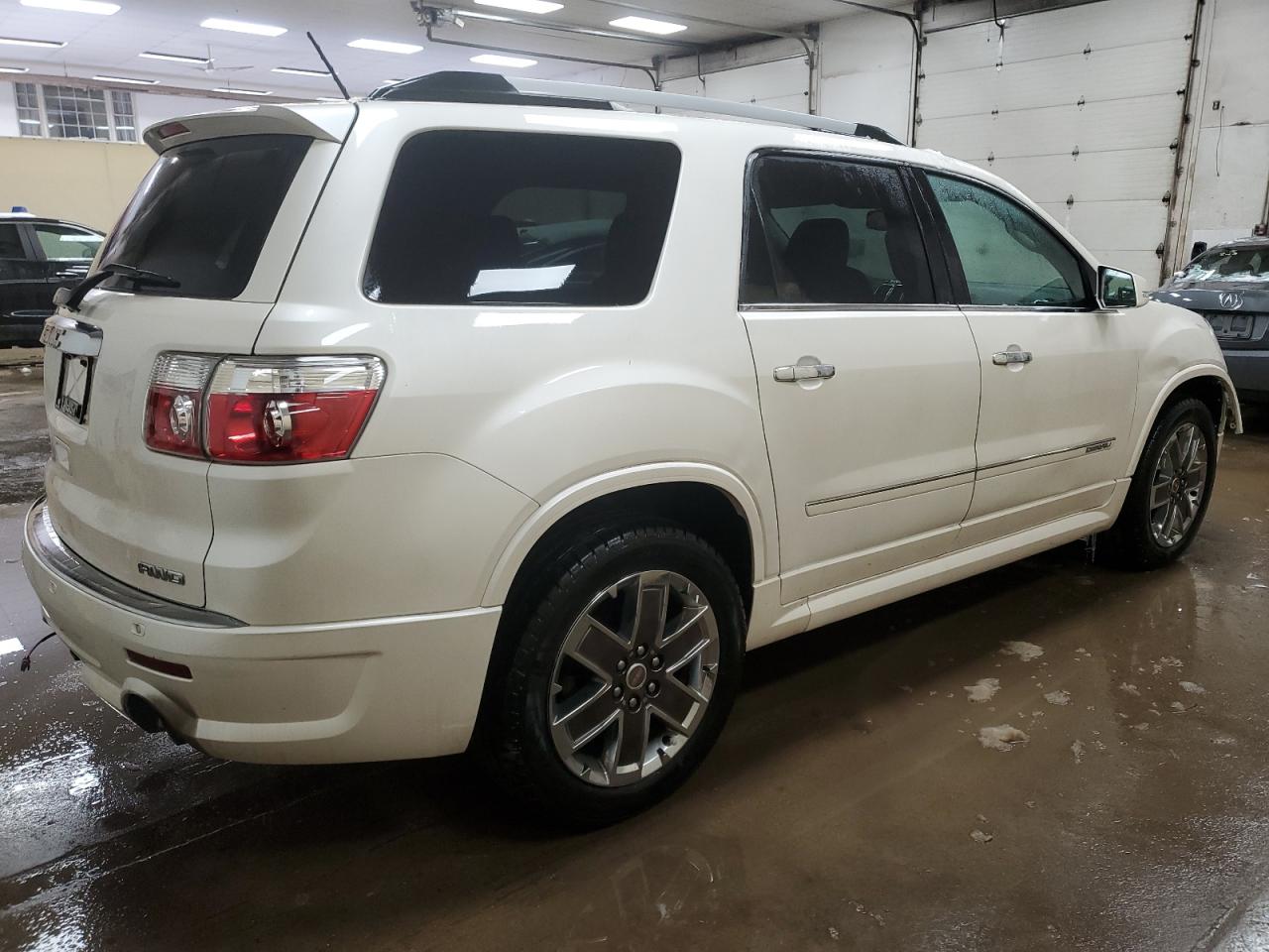 2011 GMC Acadia - Image 3