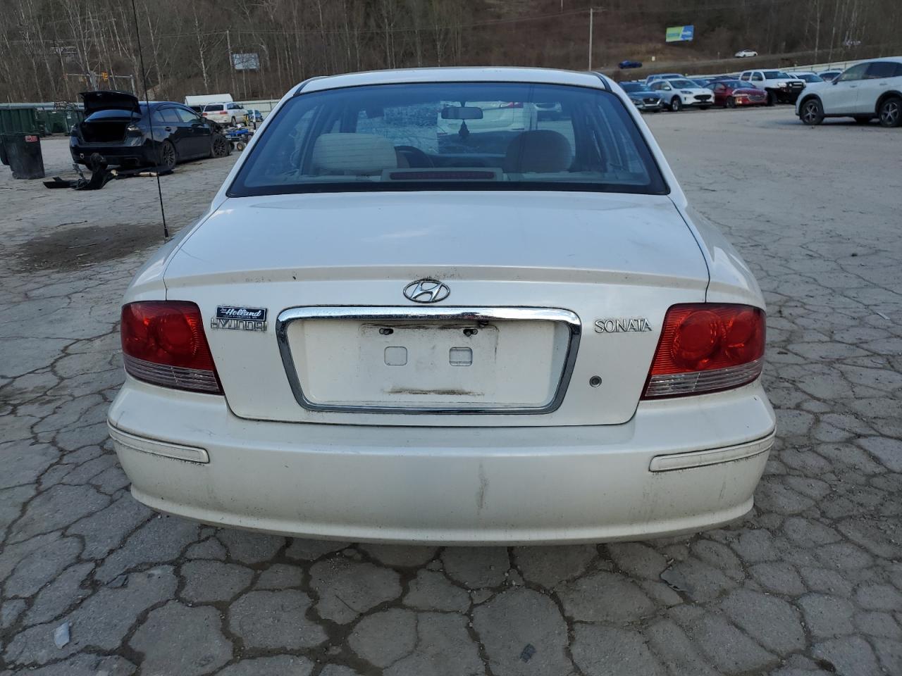 2002 Hyundai Sonata Gl VIN: KMHWF25S32A581260 Lot: 47229145