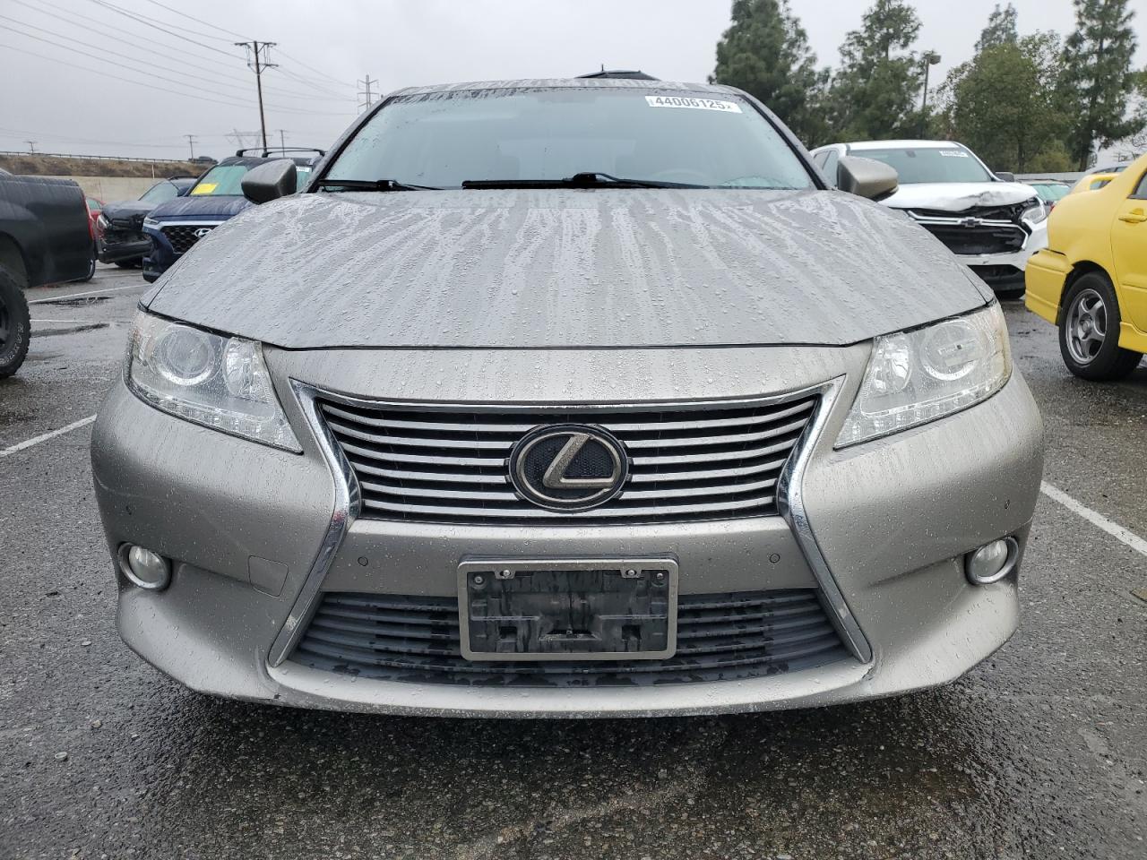 2015 Lexus ES - Image 5