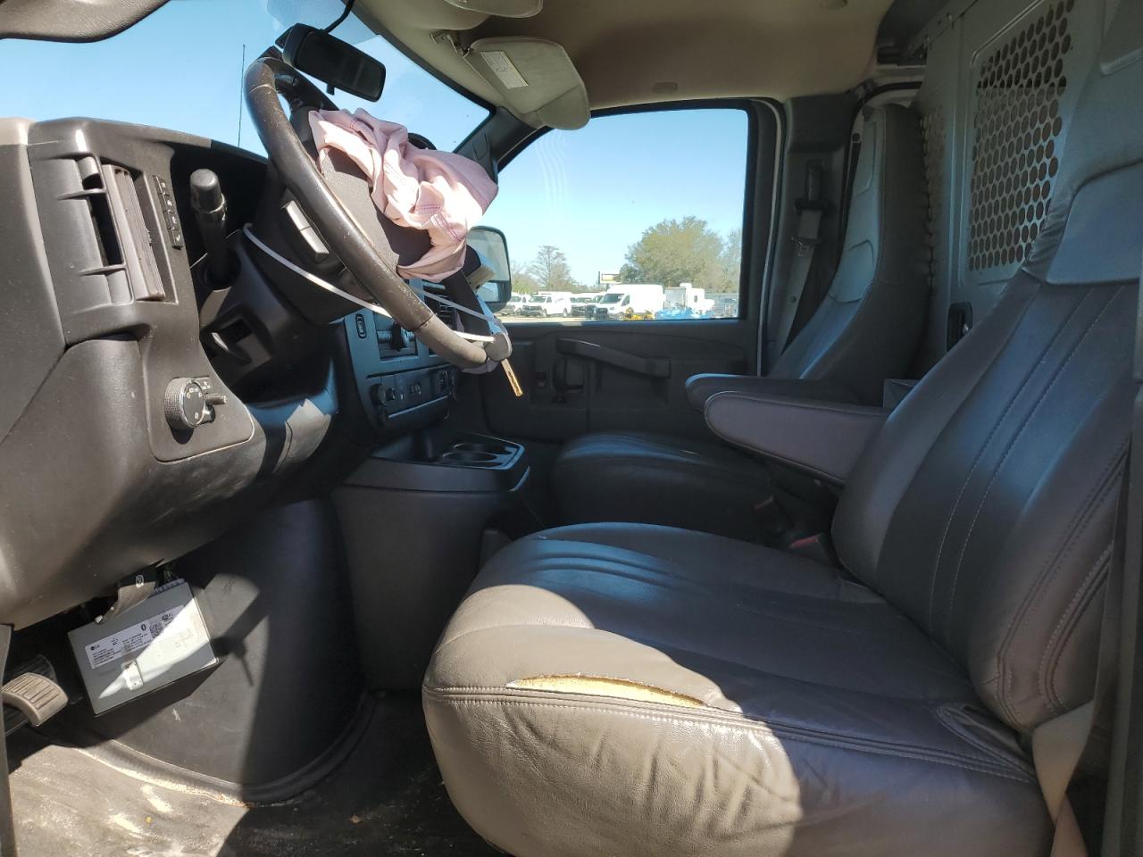 2018 Chevrolet Express G2500 VIN: 1GCWGAFG0J1333035 Lot: 44319615