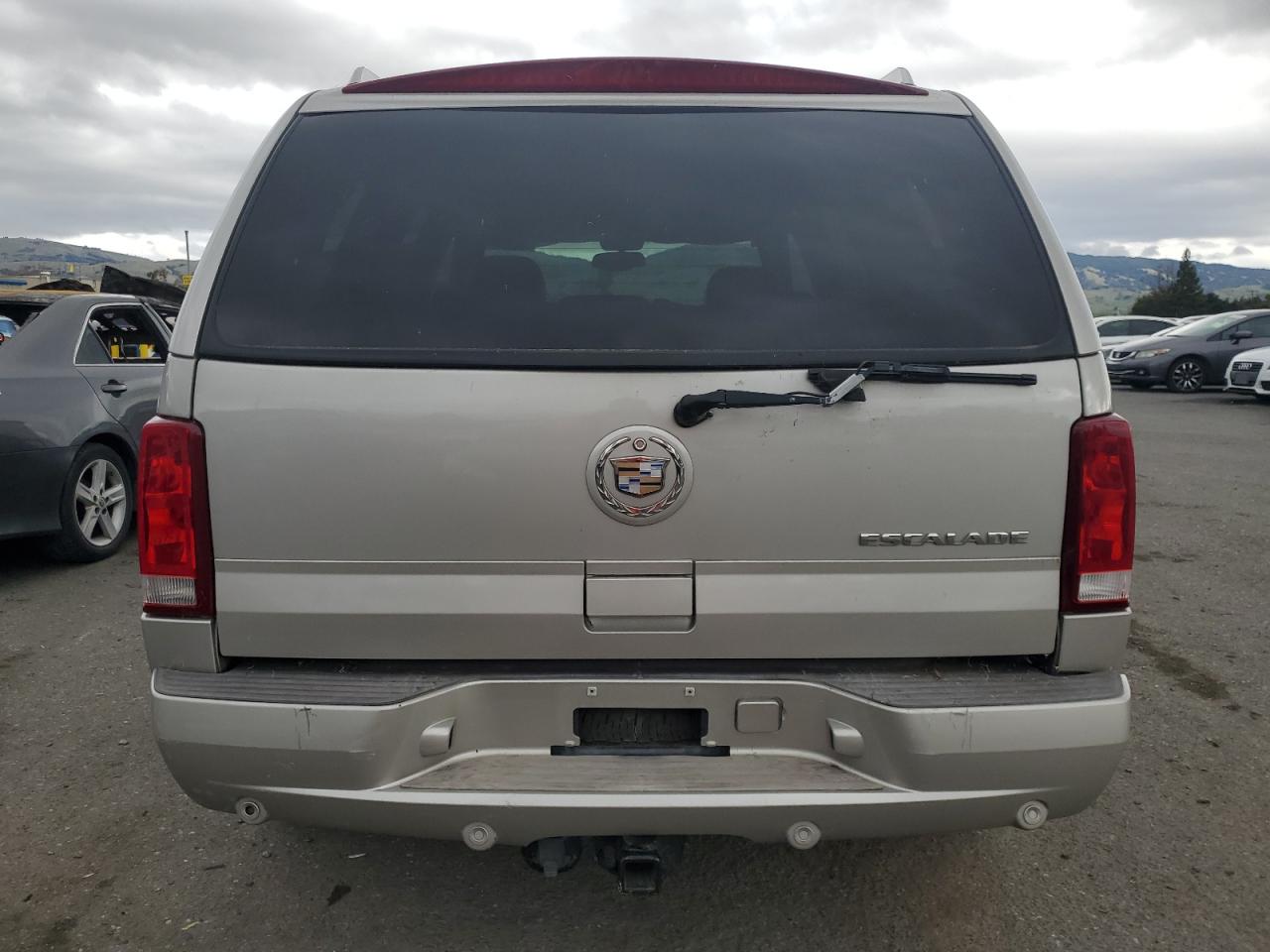2004 Cadillac Escalade - Image 6