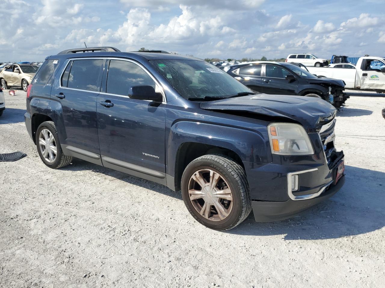 2017 GMC Terrain - Image 4