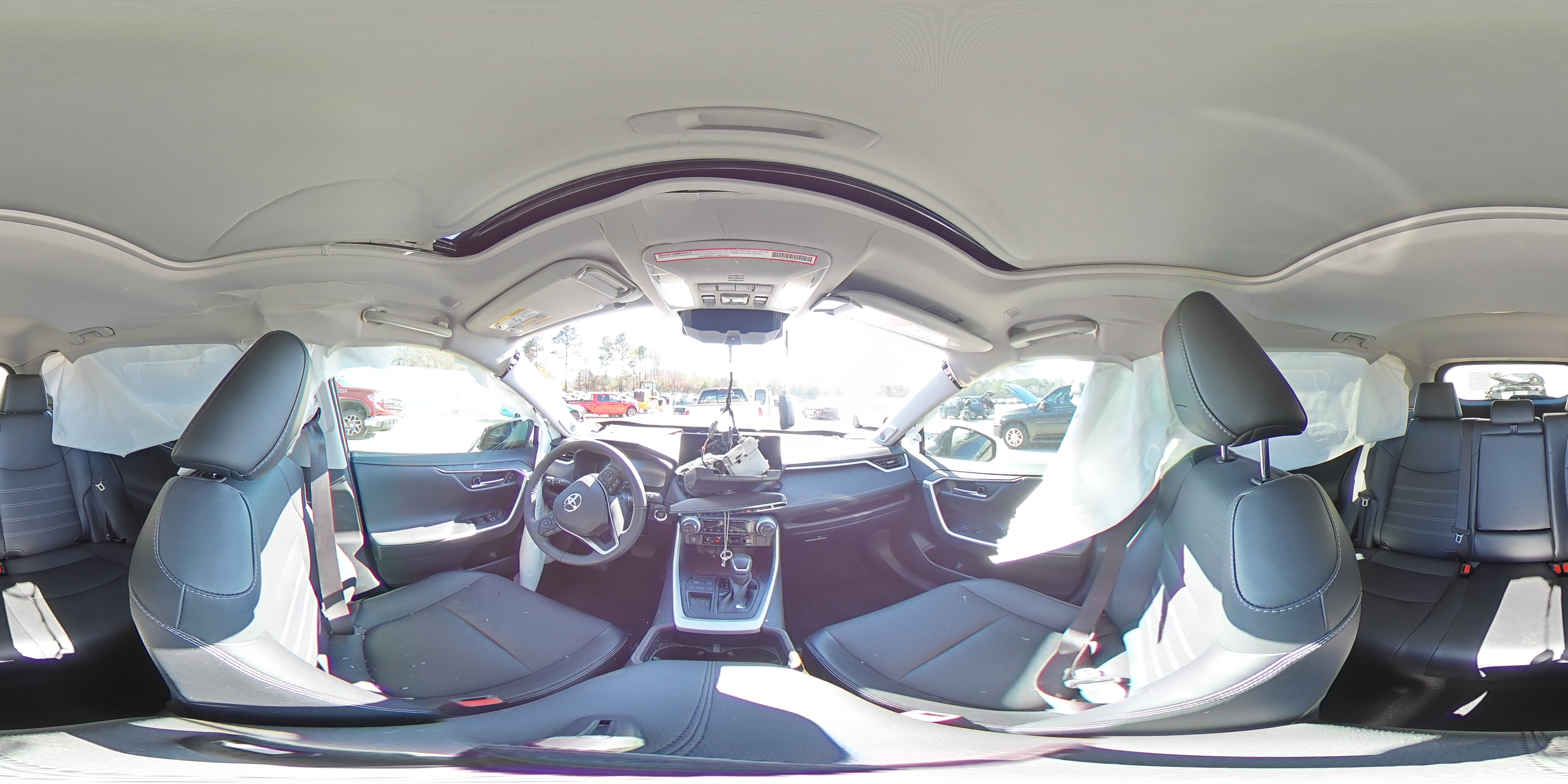 2023 Toyota RAV 4 - Image 12