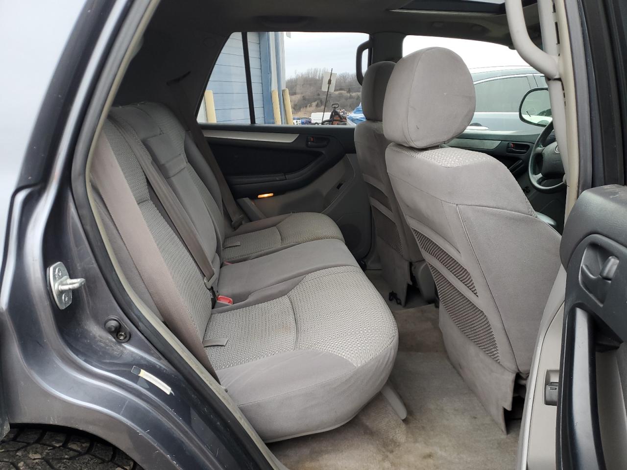 2004 Toyota 4Runner - Image 11