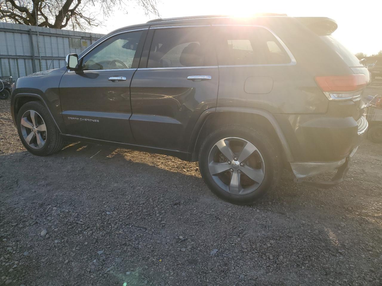 2016 Jeep Grand Cherokee - Image 2