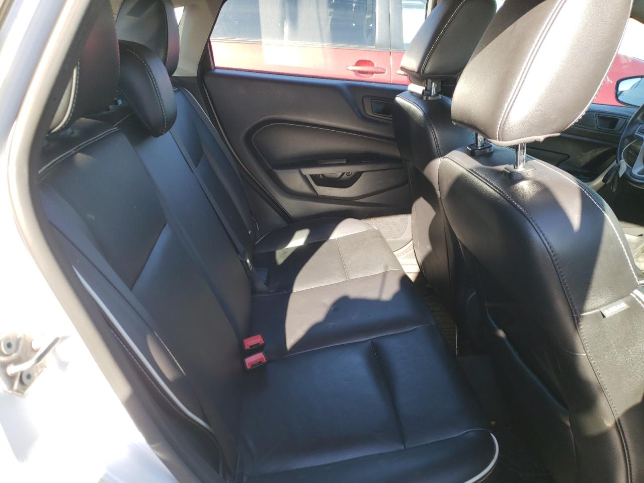 2012 Ford Fiesta - Image 10