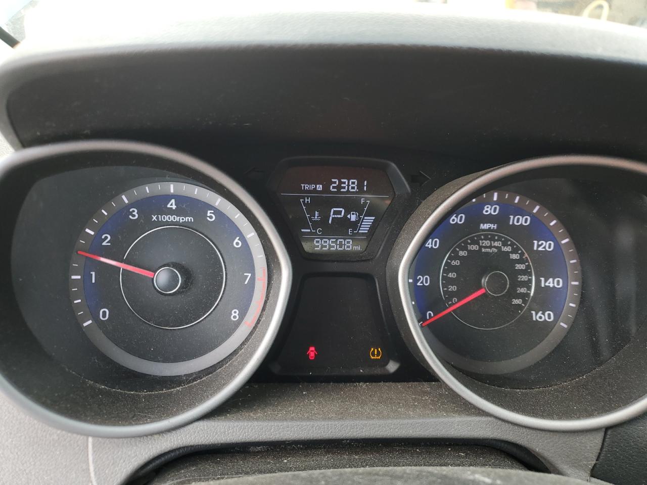 2016 Hyundai Elantra - Image 9