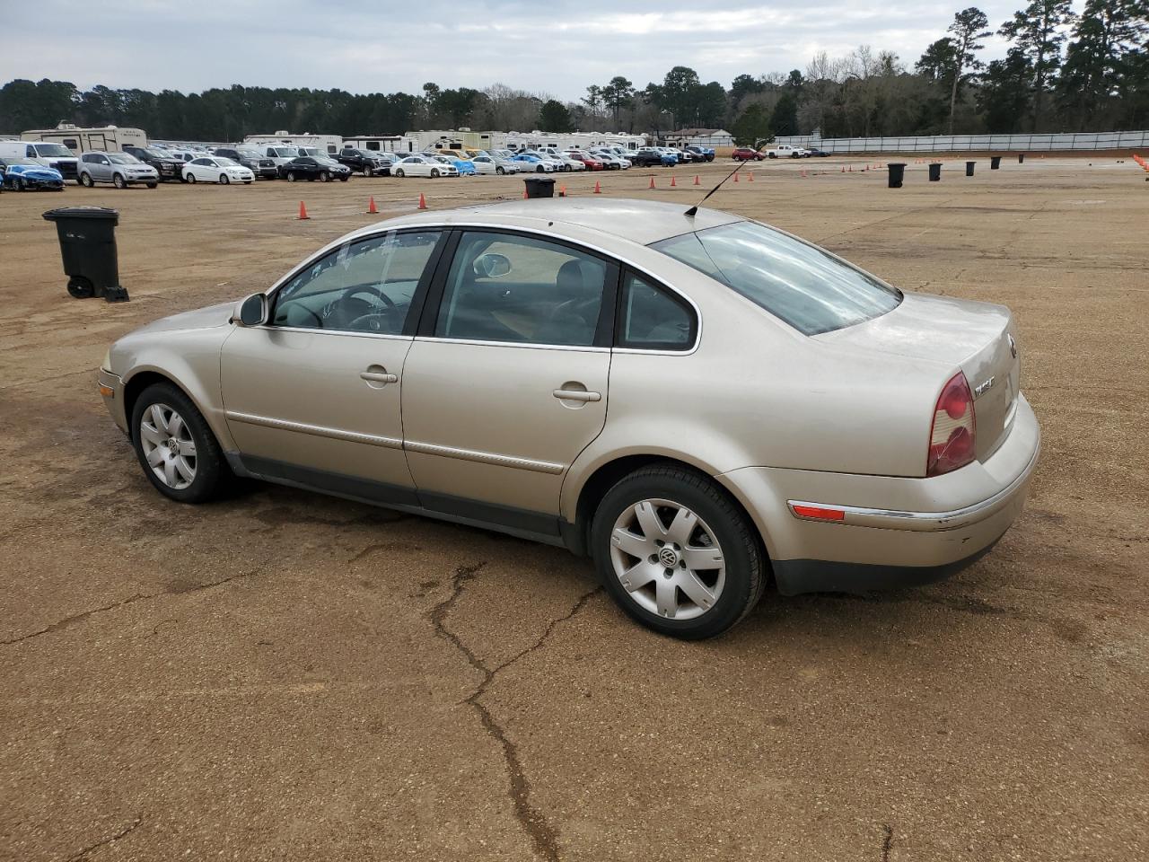 2005 Volkswagen Passat - Image 2