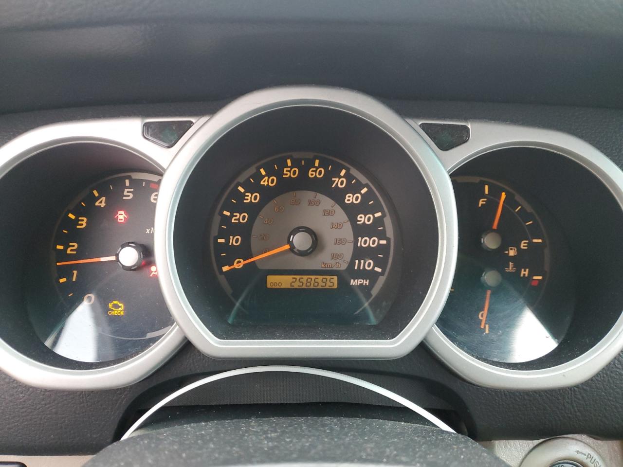 2005 Toyota 4Runner - Image 9