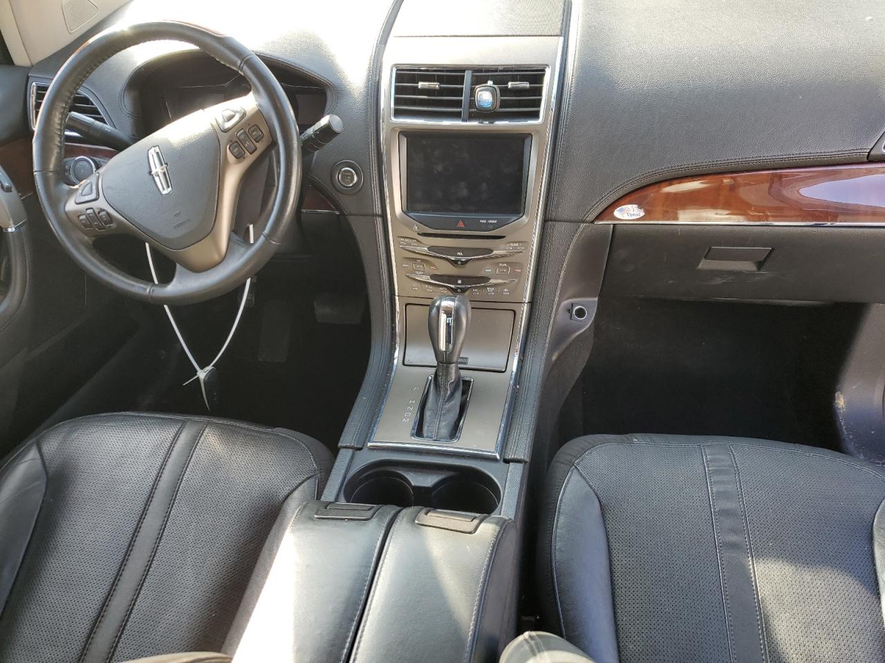 2011 Lincoln MKX - Image 8