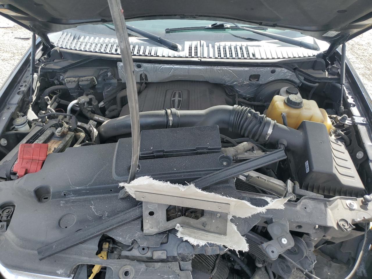 2015 Lincoln Navigator - Image 12