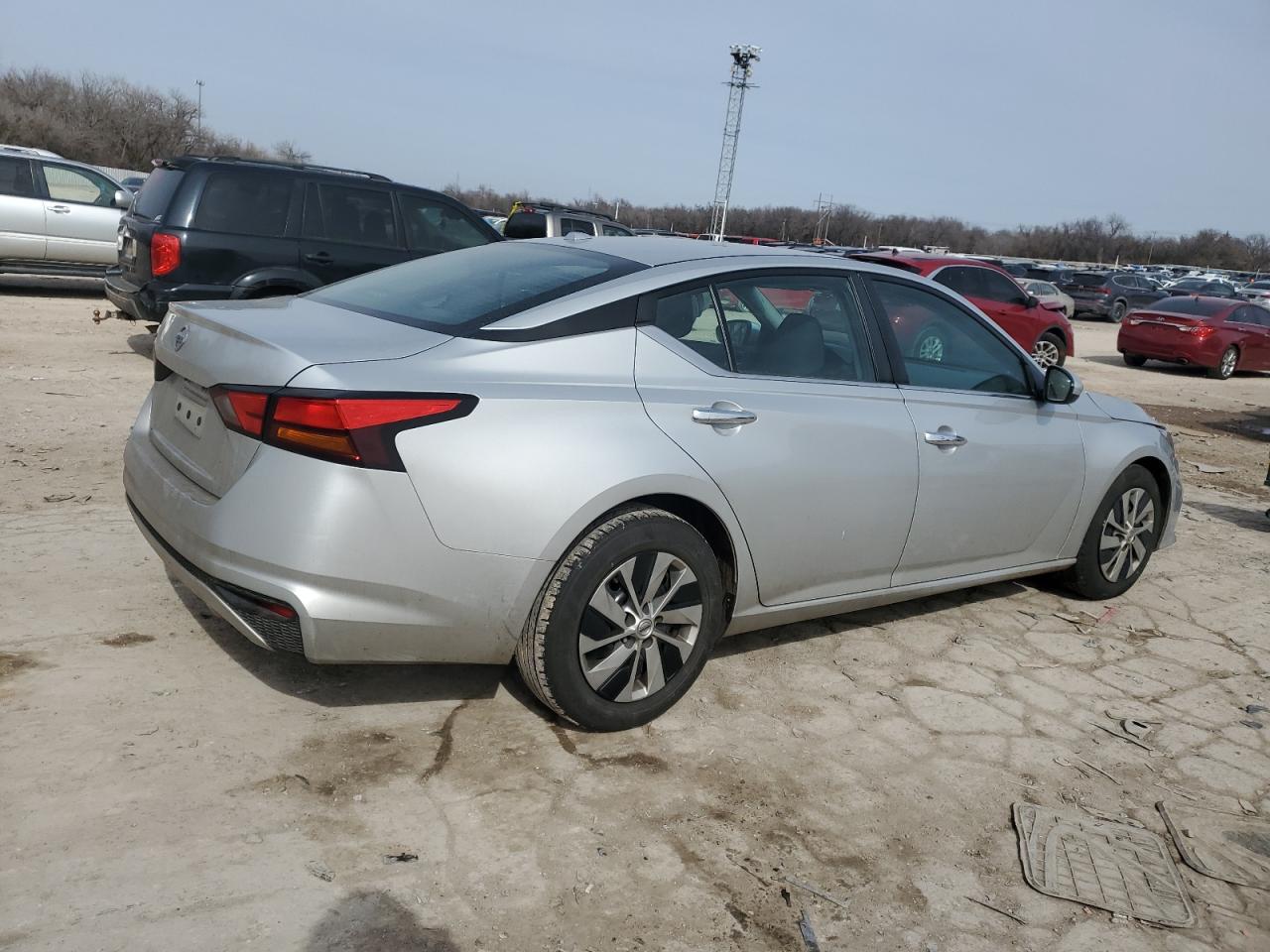 2019 Nissan Altima - Image 3
