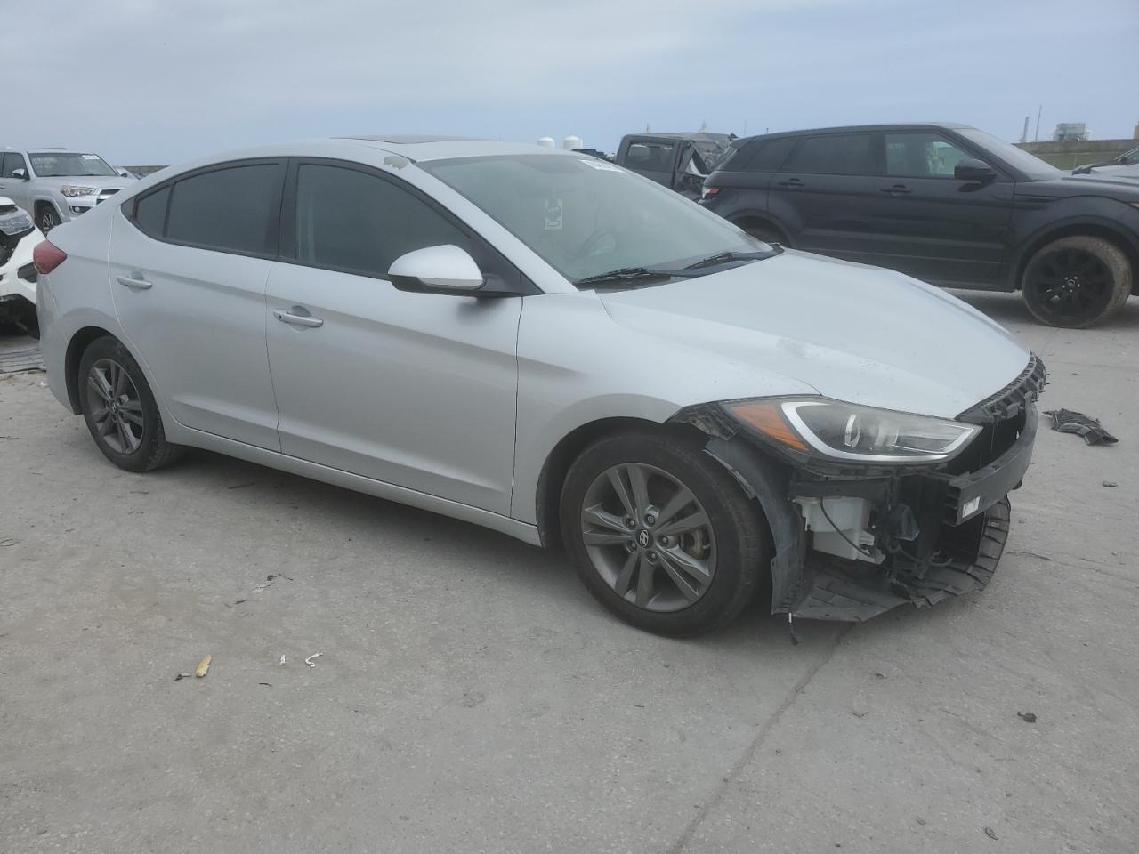 2017 Hyundai Elantra - Image 4