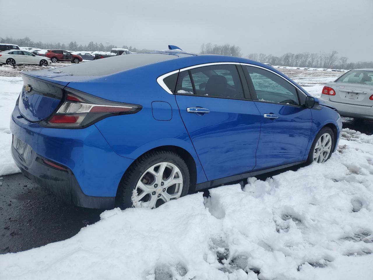 2017 Chevrolet Volt - Image 3