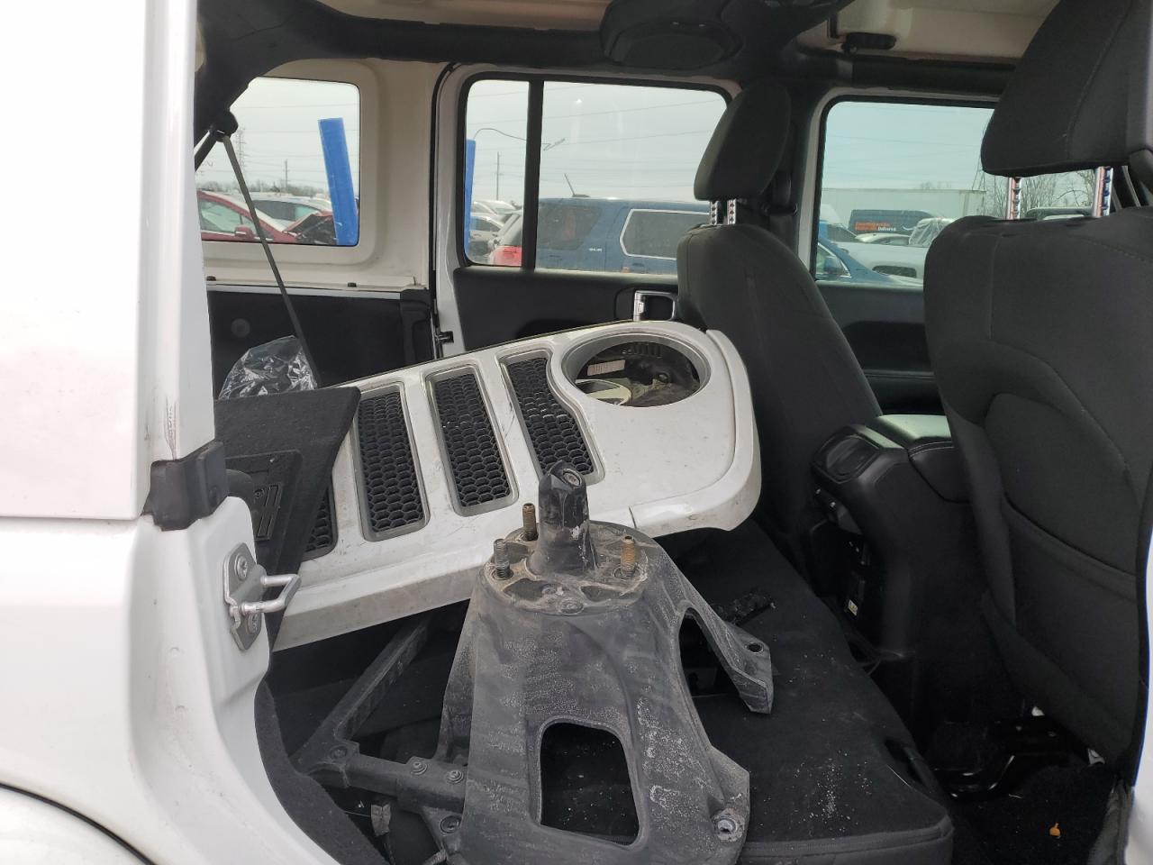2018 Jeep Wrangler - Image 10