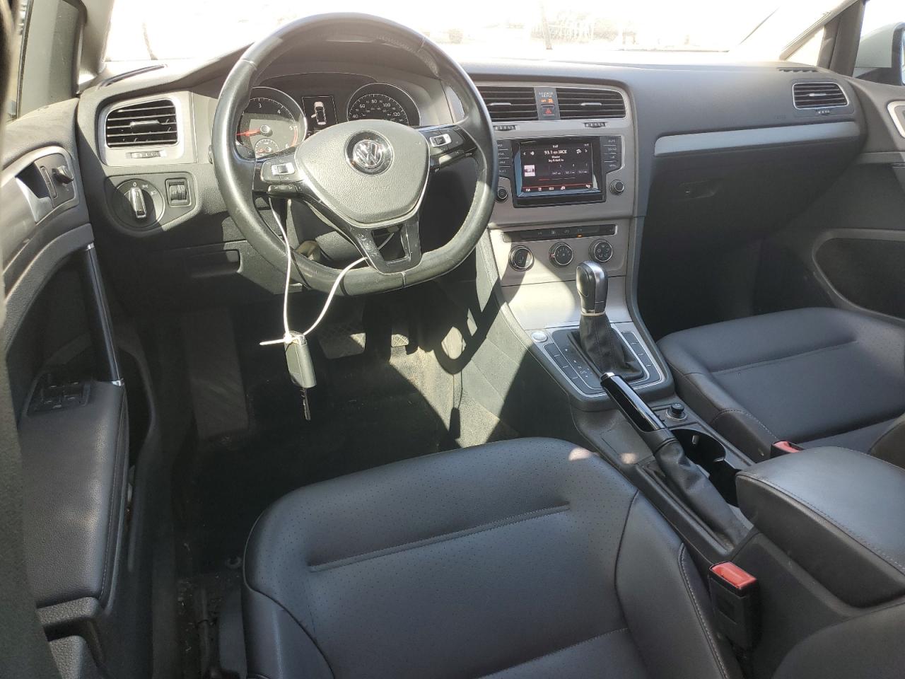 2015 Volkswagen Golf - Image 8