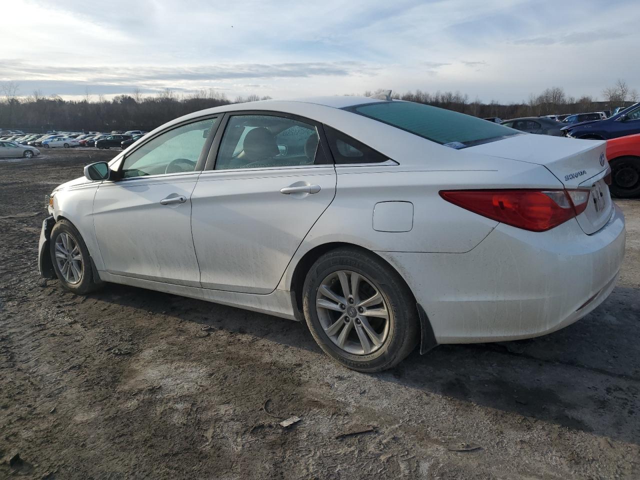 2012 Hyundai Sonata - Image 2