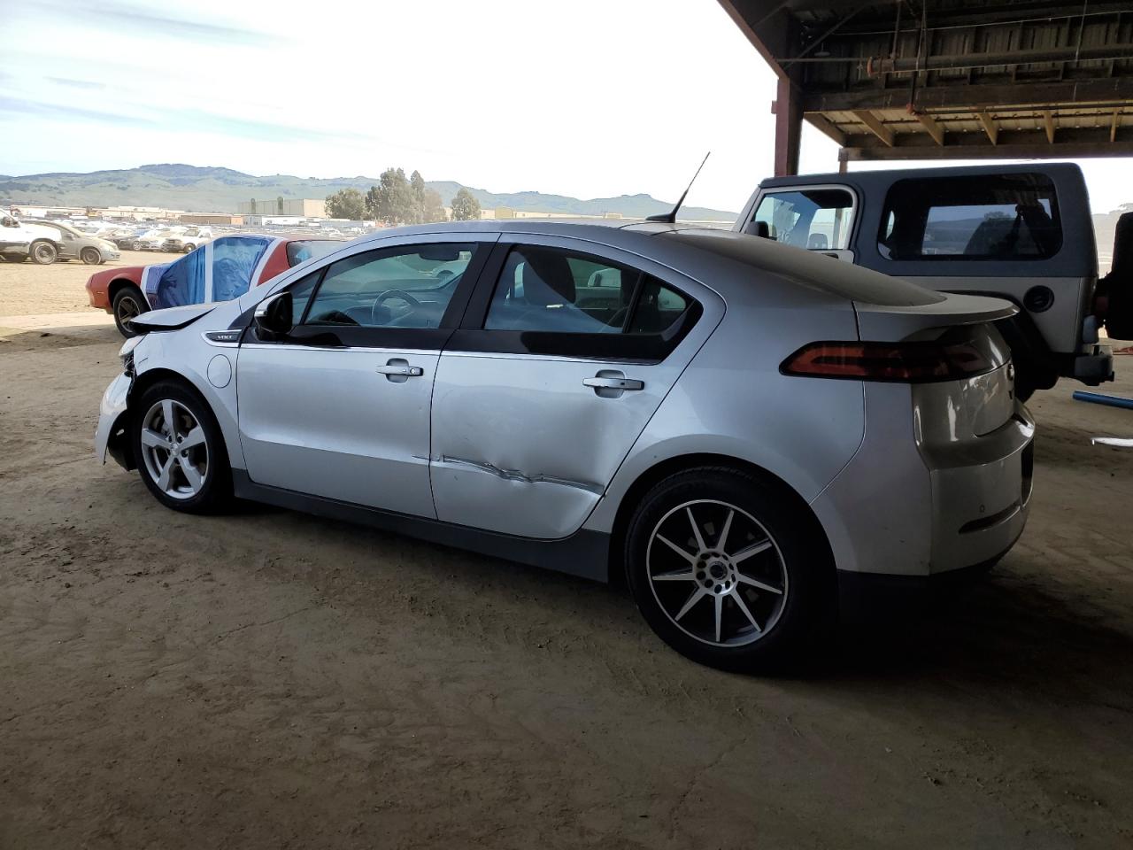 2013 Chevrolet Volt - Image 2