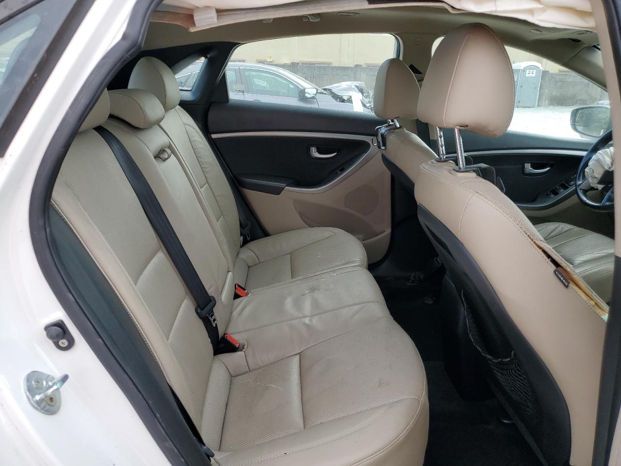 2013 Hyundai Elantra - Image 10