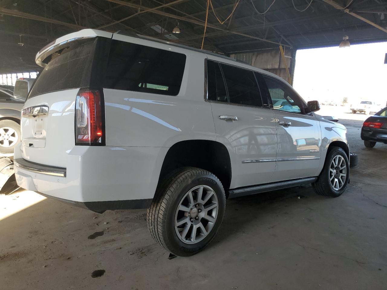 2018 GMC Yukon - Image 3