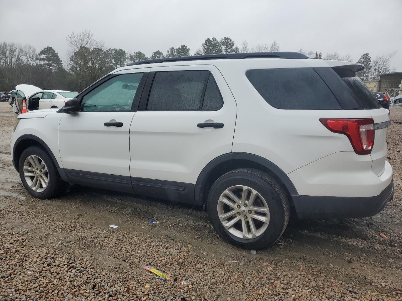 2016 Ford Explorer - Image 2