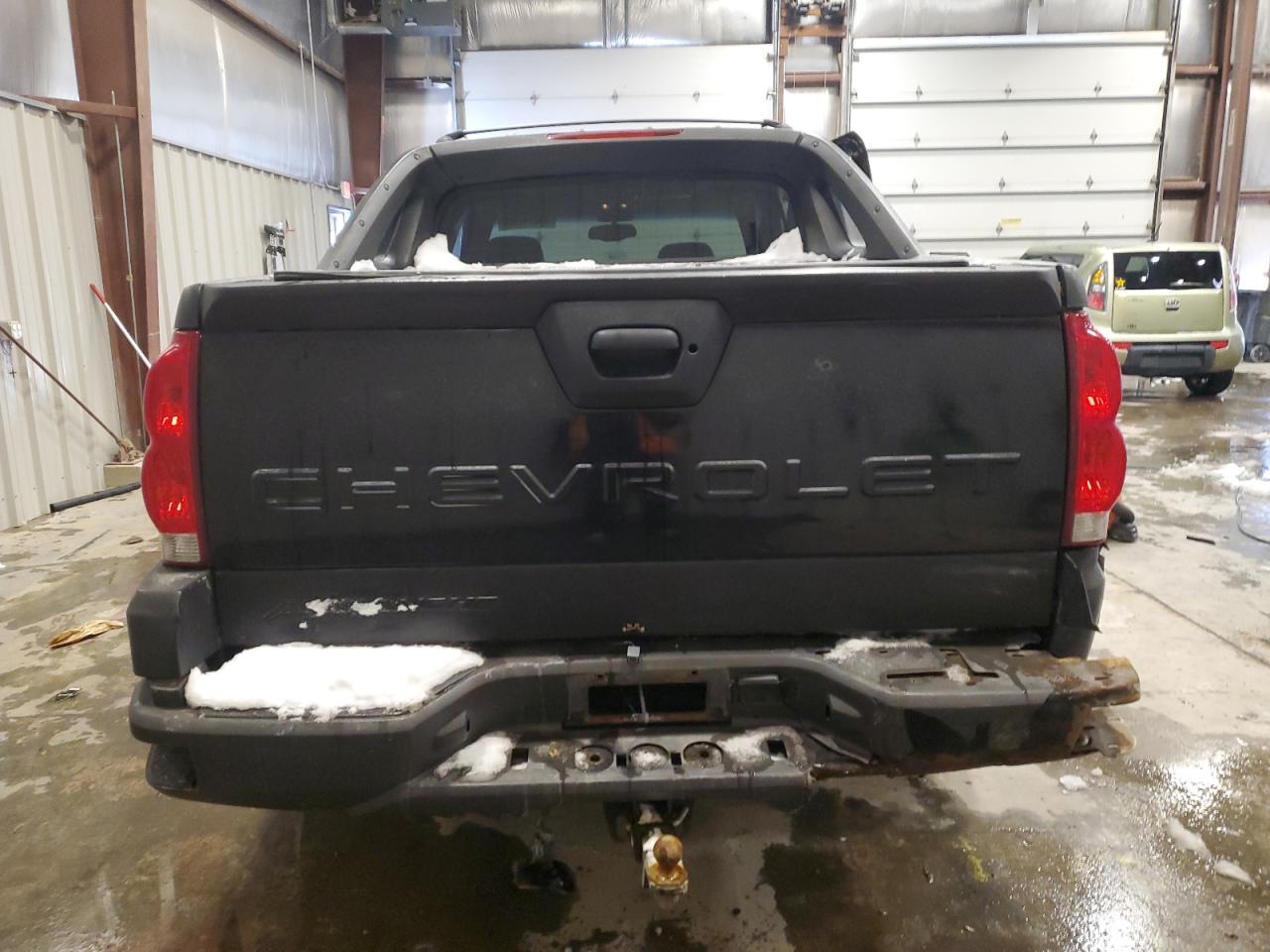 2004 Chevrolet Avalanche - Image 6