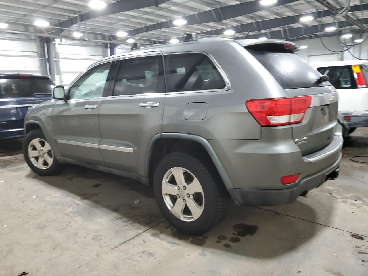 2011 Jeep Grand Cherokee - Image 2