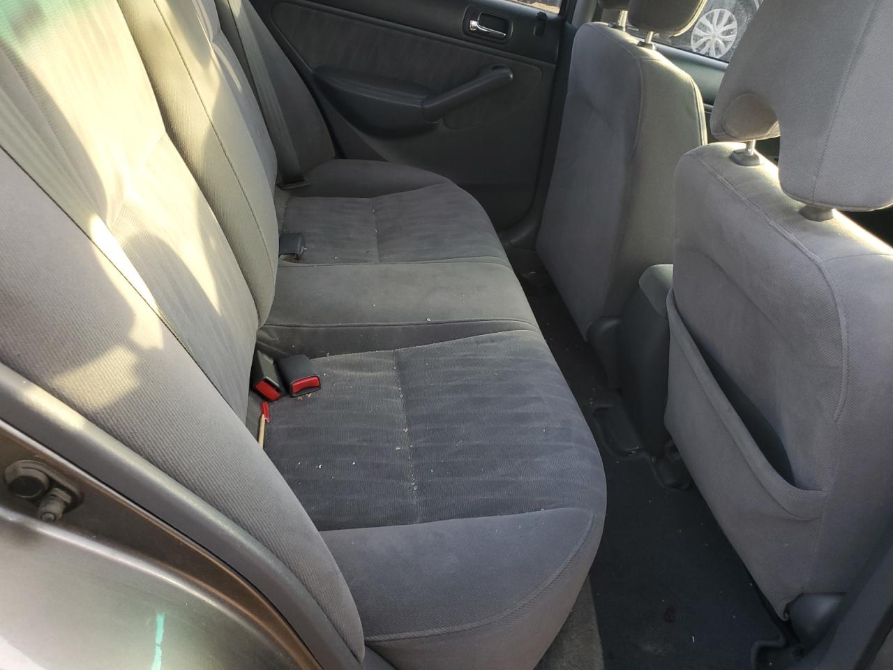 2005 Honda Civic - Image 10