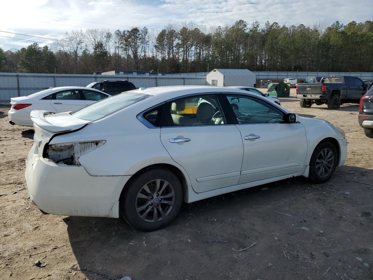 2015 Nissan Altima - Image 3