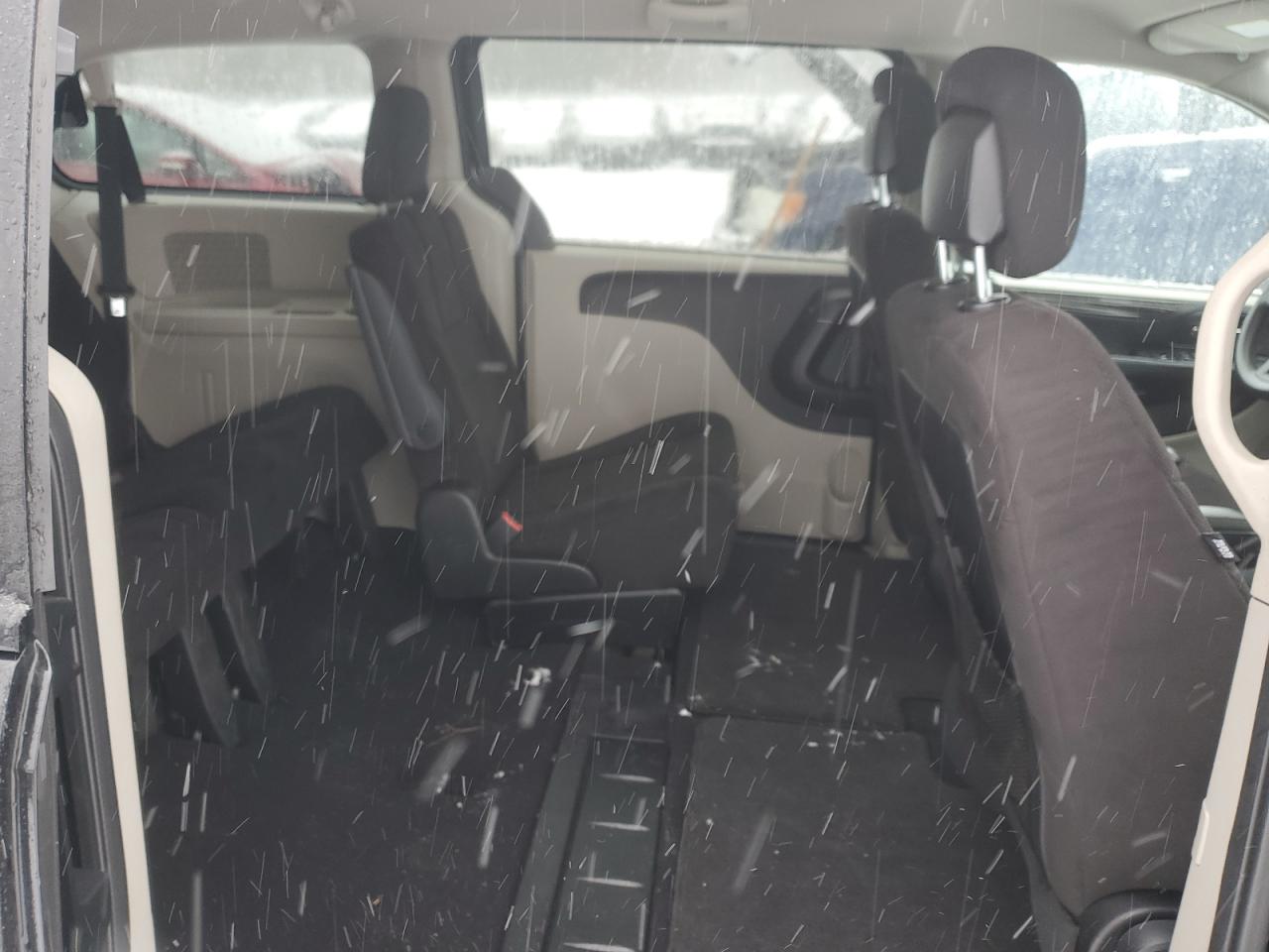 2011 Dodge Caravan - Image 11