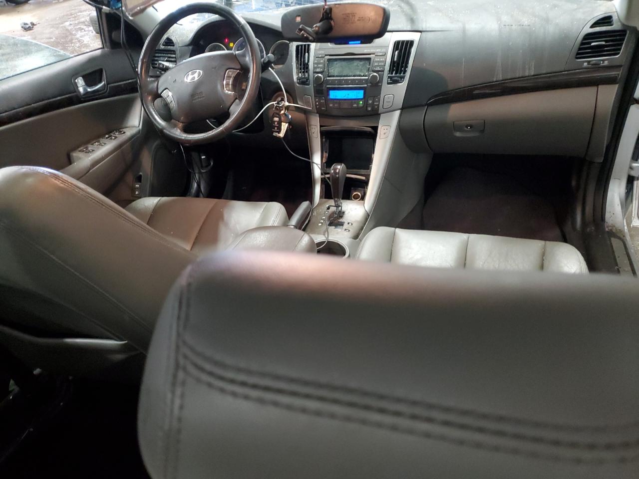 2009 Hyundai Sonata - Image 8