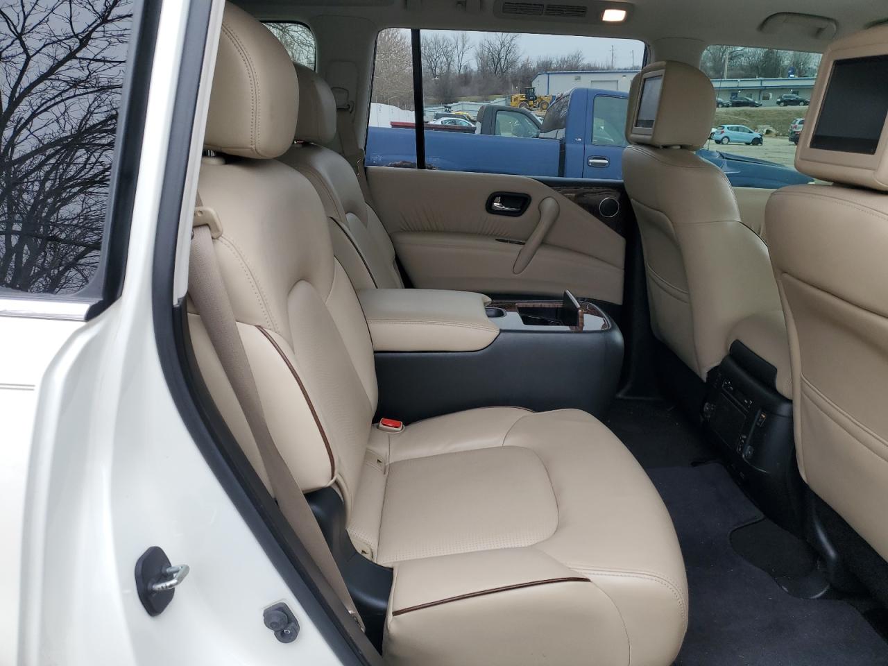 2019 Nissan Armada - Image 12