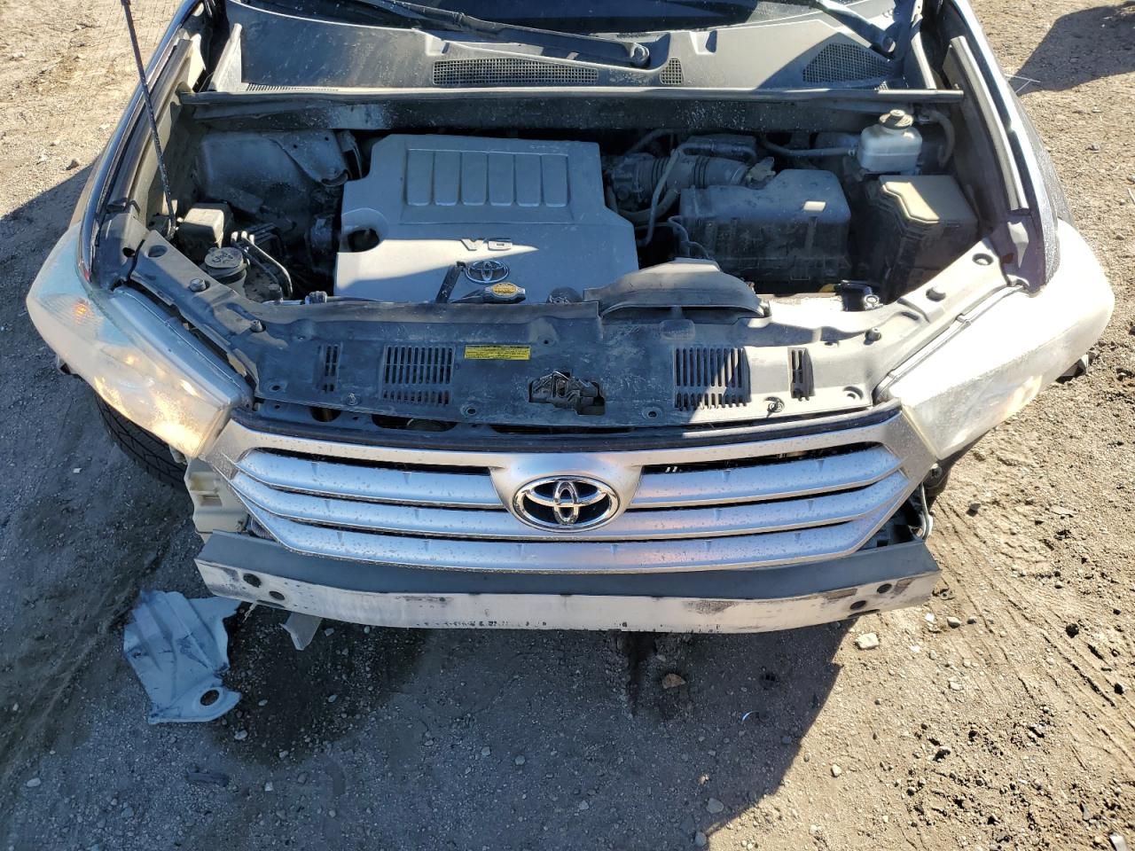 2012 Toyota Highlander - Image 13